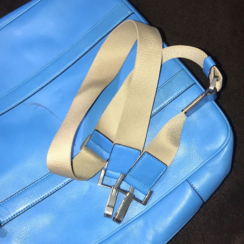 New  blue messengers for school.or to travel . Men